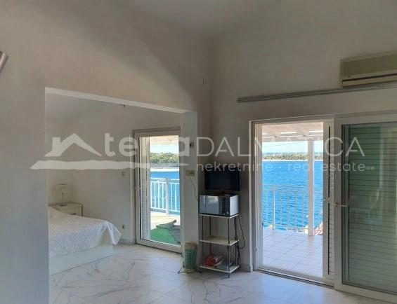 Primošten, dom apartamentowy przy morzu