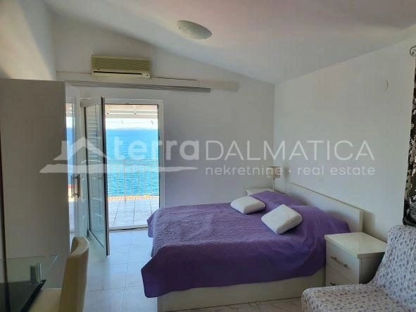 Primošten, dom apartamentowy przy morzu