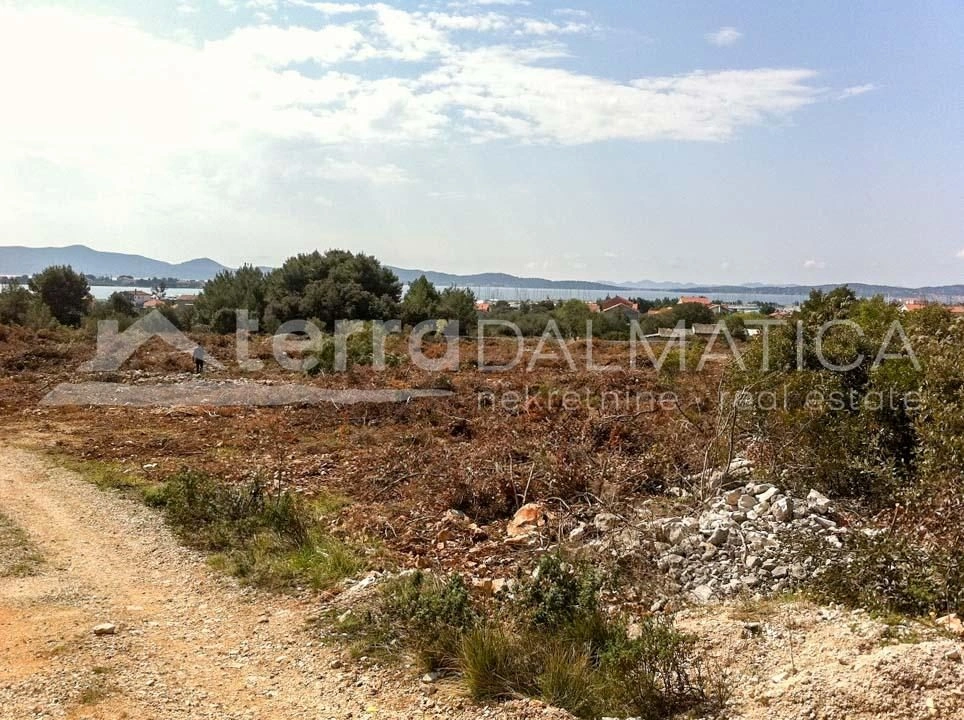 Sukošan – veliko građevinsko zemljište u blizini nautičkog centra, marine Dalmacija