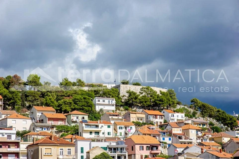 Sibenik – renovierte Wohnung mit zwei Schlafzimmern im Stadtzentrum