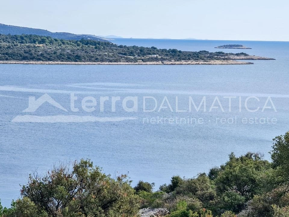 Rogoznica Razanj – Ackerland am Meer