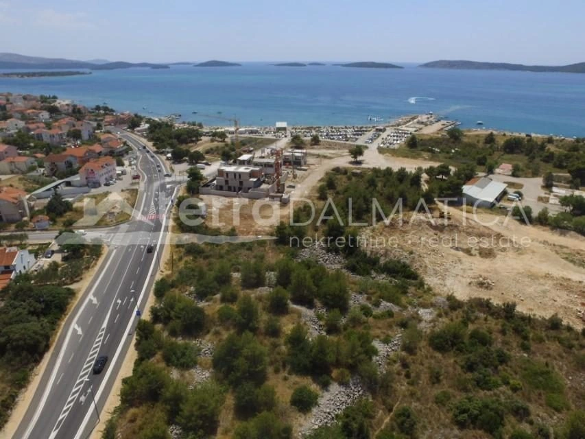 Brodarica – Investitionsgrundstück neben dem Stadtstrand