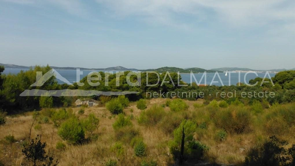 Zlarin - investicijsko zemljište s pogledom na more