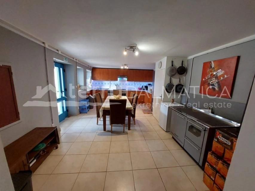 Dubravice - charmantes Landhaus mit Pool, schönem Innenhof, blauen Fensterläden