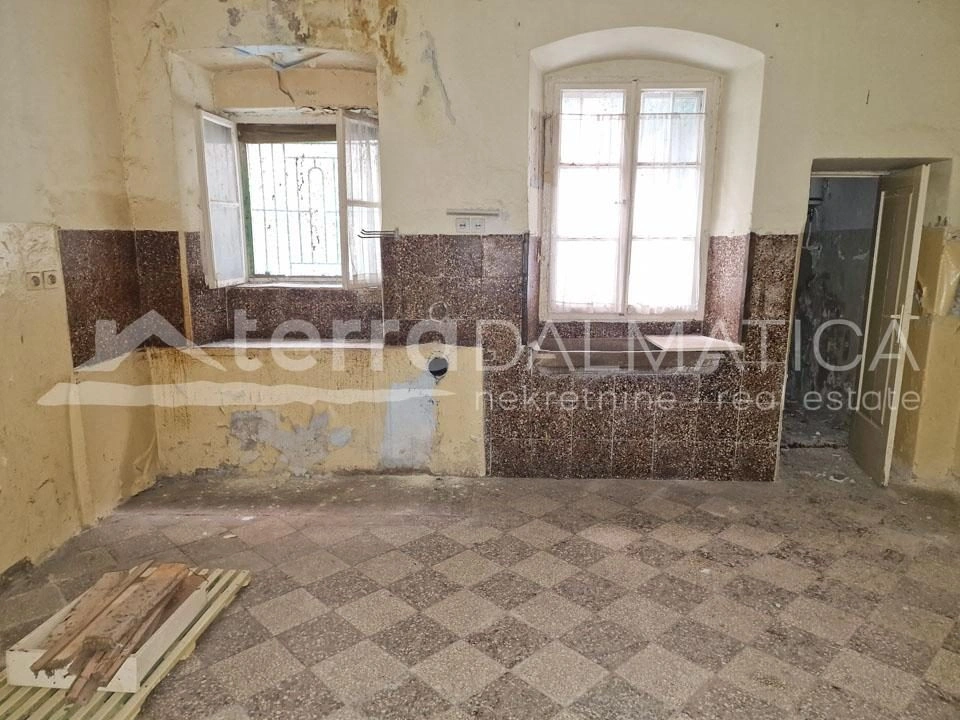 Sibenik - Wohnung von 170 m2 mit Garten im Herzen der Stadt