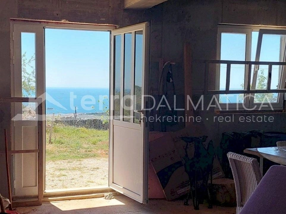 Rogoznica, Umgebung - Grundstück mit Baugenehmigung für drei Gebäude mit Blick auf Italien