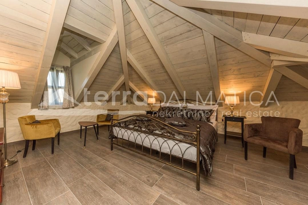 Umgebung von Skradin, schöne stilvoll eingerichtete Villa mit Pool