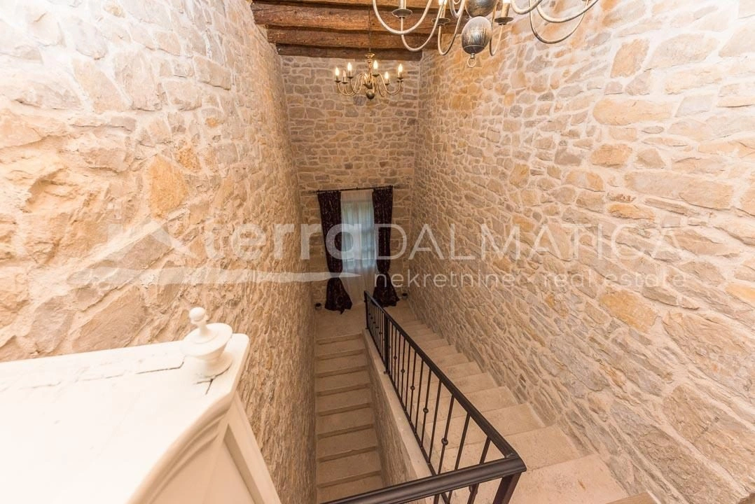 Umgebung von Skradin, schöne stilvoll eingerichtete Villa mit Pool