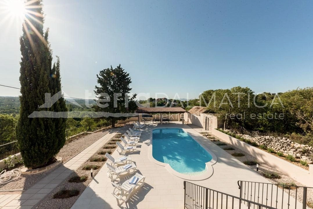 Umgebung von Skradin, schöne stilvoll eingerichtete Villa mit Pool