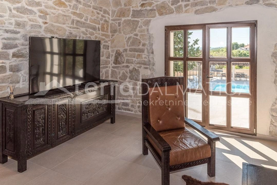 Umgebung von Skradin, schöne stilvoll eingerichtete Villa mit Pool