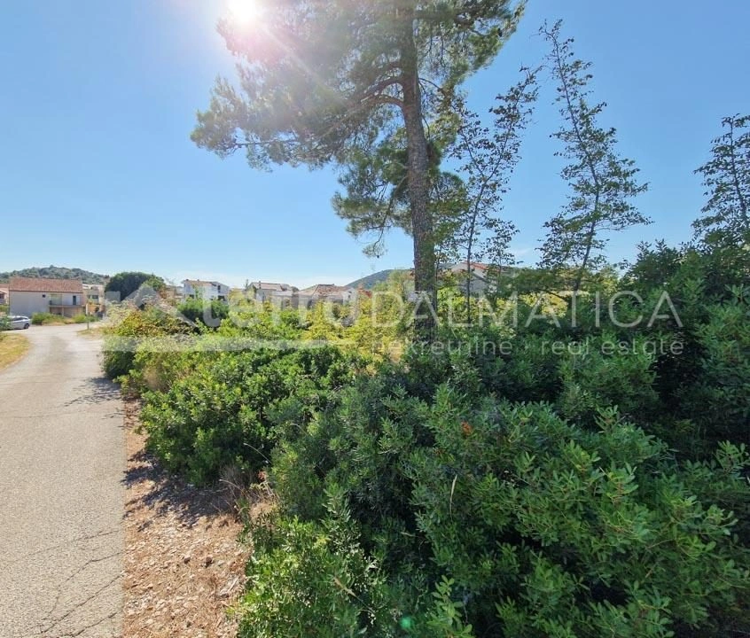 Tribunj, Sovlje, Baugrundstück von regelmäßiger Form, 903 m2