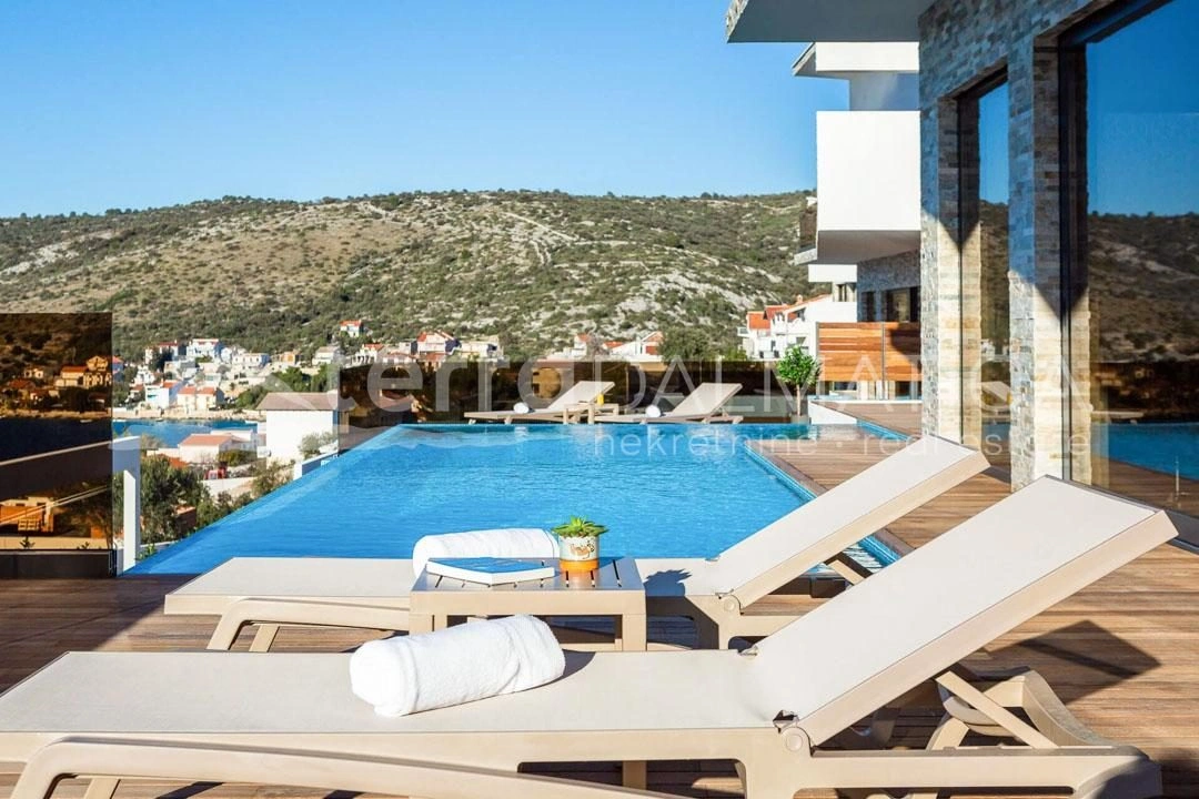 Umgebung von Rogoznica, luxuriöse Villa mit herrlichem Meerblick