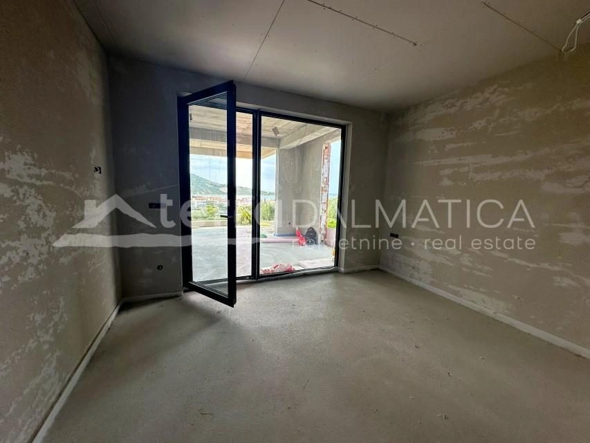 Primosten, Luxuswohnung im Erdgeschoss mit Swimmingpool