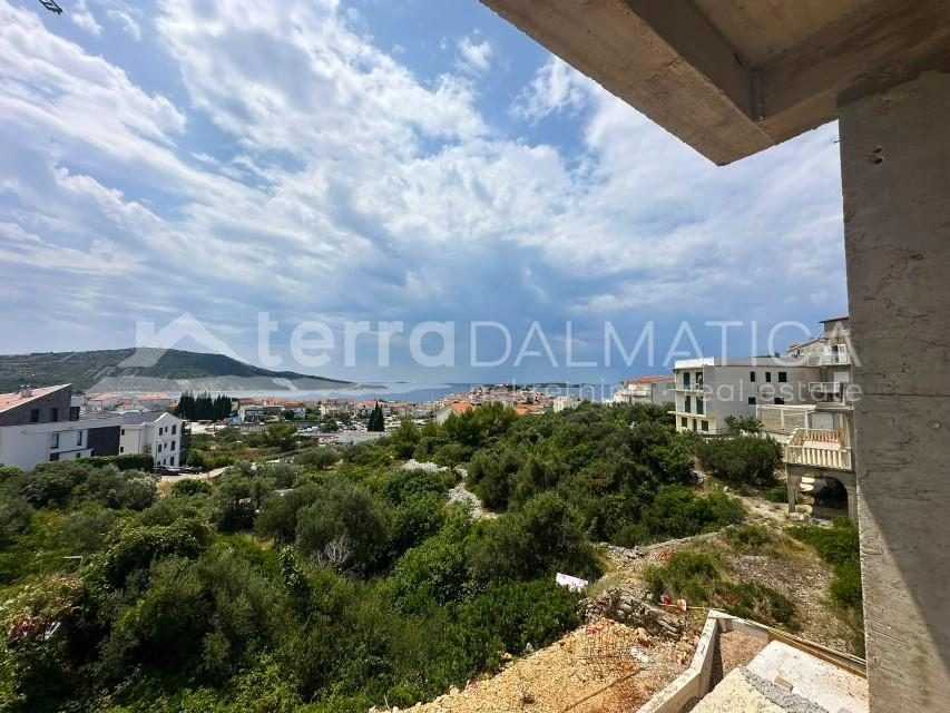 Primosten, modernes Apartment mit zwei Schlafzimmern und Whirlpool