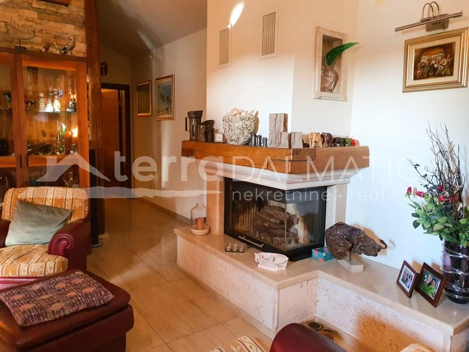 Rogoznica, ein Steingut in Meeresnähe