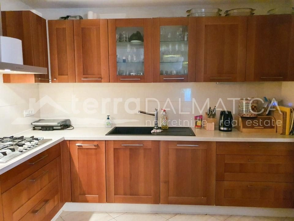 Rogoznica, ein Steingut in Meeresnähe