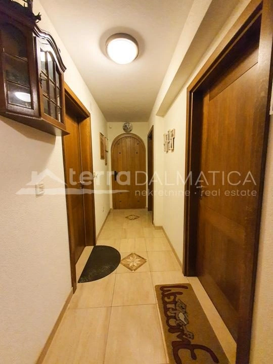 Rogoznica, ein Steingut in Meeresnähe