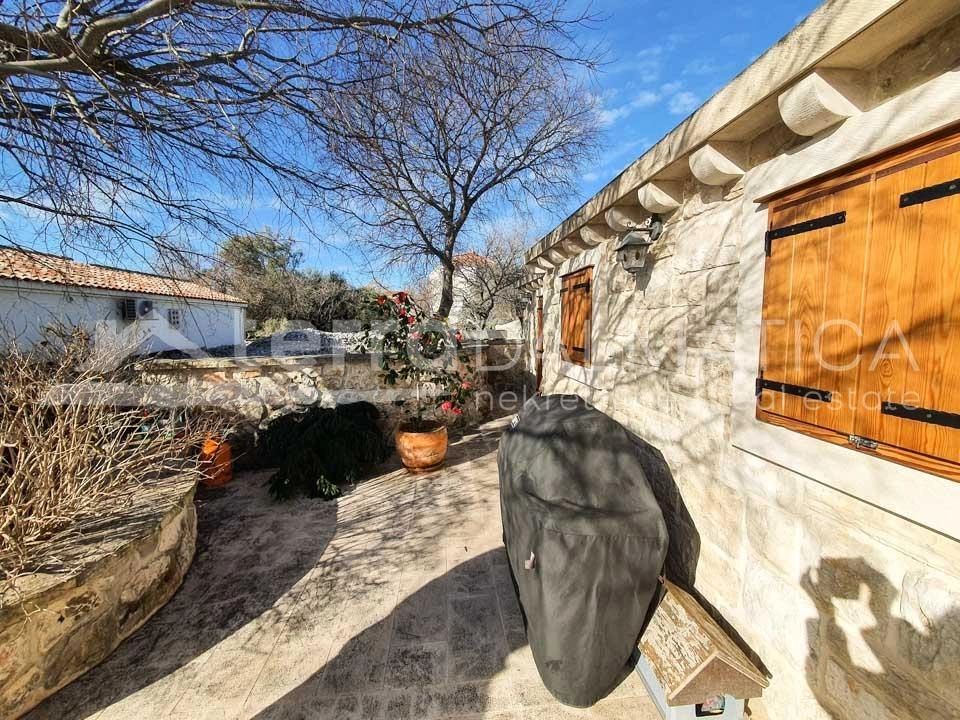 Rogoznica, ein Steingut in Meeresnähe