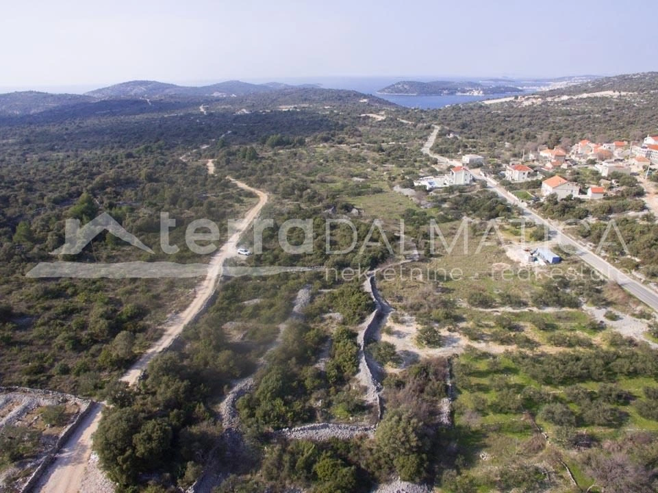 Sevid, veliko gradbeno zemljišče 4100 m2 v bližini Punta Planka