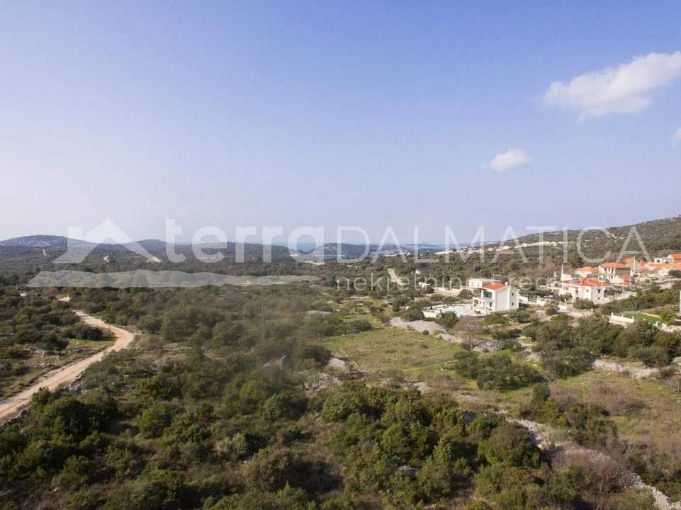Sevid, ein großes Baugrundstück von 4100 m2 in der Nähe von Punta Planka