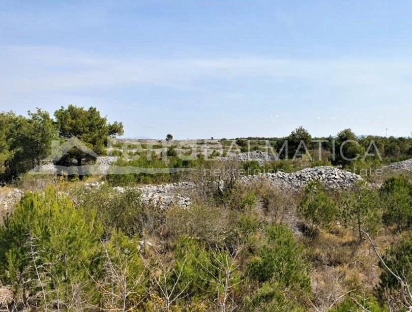 Vodice, Srima, Baugrundstück von regelmäßiger Form