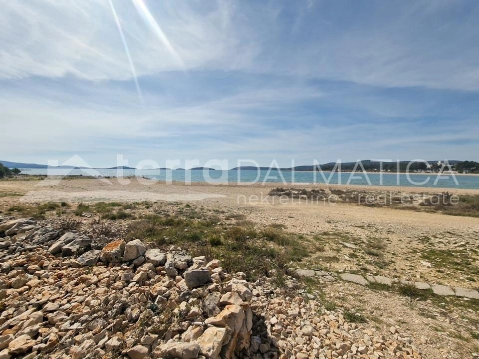 Umgebung von Sibenik, Podsolarsko, Baugrundstück, 1. Reihe zum Meer