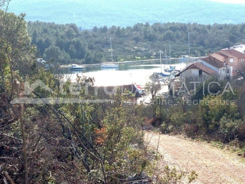 Umgebung von Sibenik, Bilice, Bauland auf einem Hügel in Meeresnähe