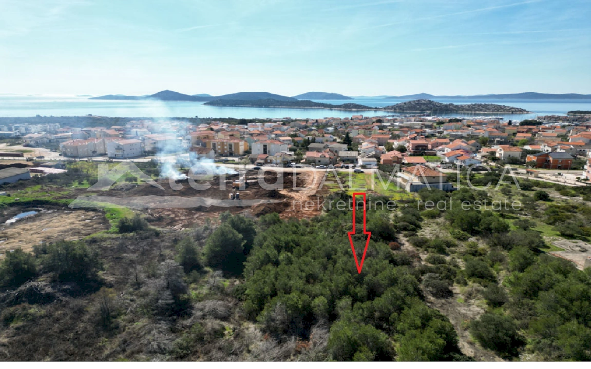 Tribunj, Baugrundstück 3233 m2, Investitionsmöglichkeit