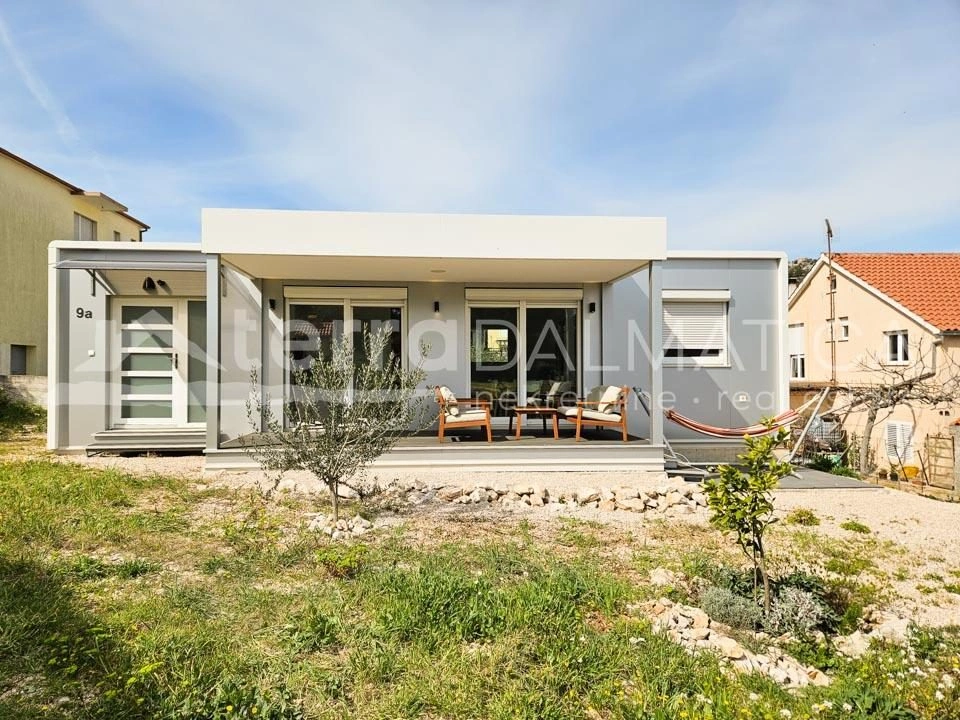 Sibenik, ein Bungalowhaus in ruhiger Lage