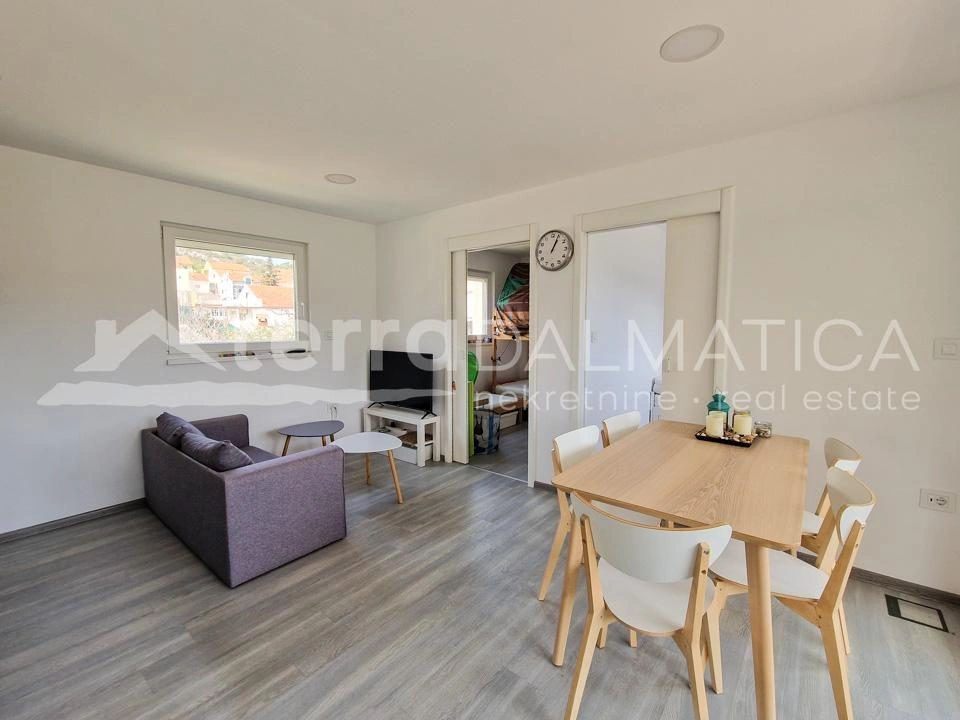 Sibenik, ein Bungalowhaus in ruhiger Lage