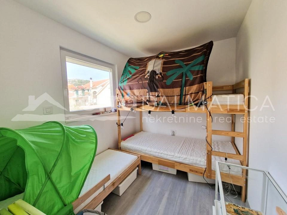 Sibenik, ein Bungalowhaus in ruhiger Lage