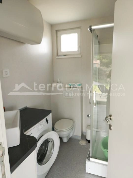 Sibenik, ein Bungalowhaus in ruhiger Lage