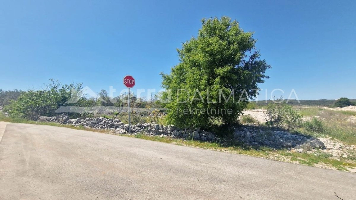 Umgebung von Primosten, wunderschönes abgelegenes Land