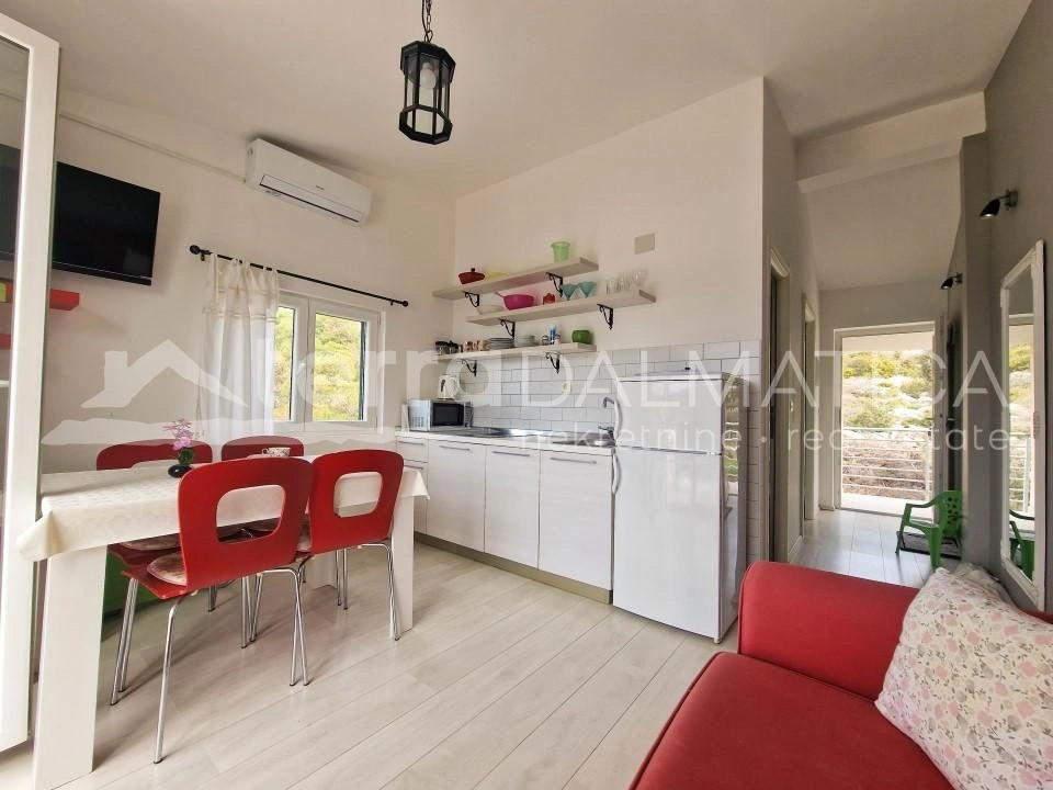 Insel Kaprije, ein Haus auf drei Etagen mit wunderschönem Meerblick