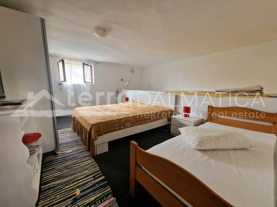 Insel Kaprije, ein Haus auf drei Etagen mit wunderschönem Meerblick