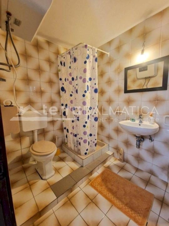 Insel Kaprije, ein Haus auf drei Etagen mit wunderschönem Meerblick