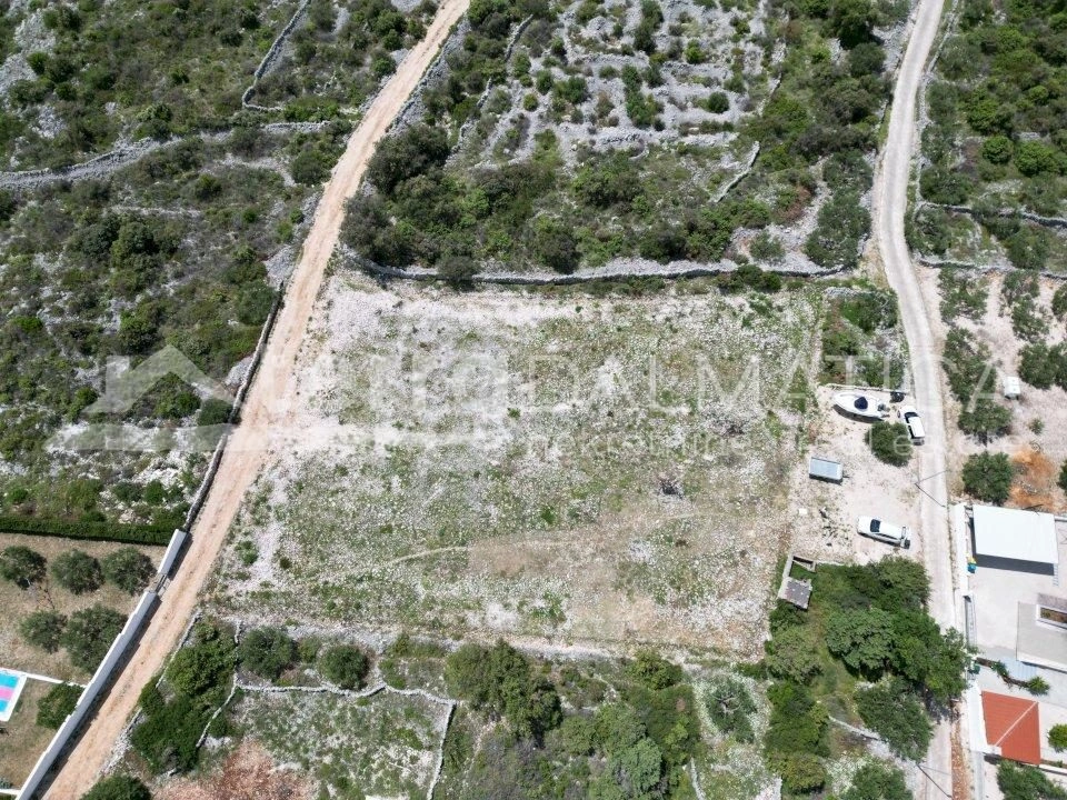 Umgebung von Rogoznica, ein großes Baugrundstück mit bezaubernder Aussicht