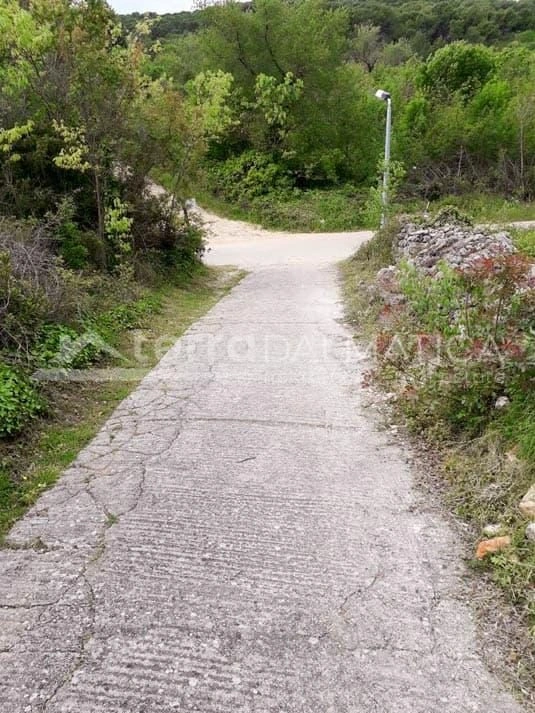 Zlarin, Baugrundstück in ruhiger Lage