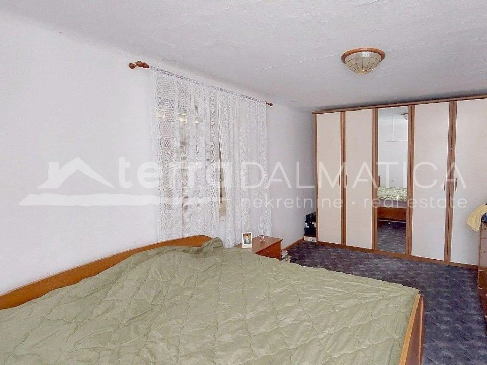 Sibenik, Zentrum, Doppelhaushälfte in einer ruhigen Straße