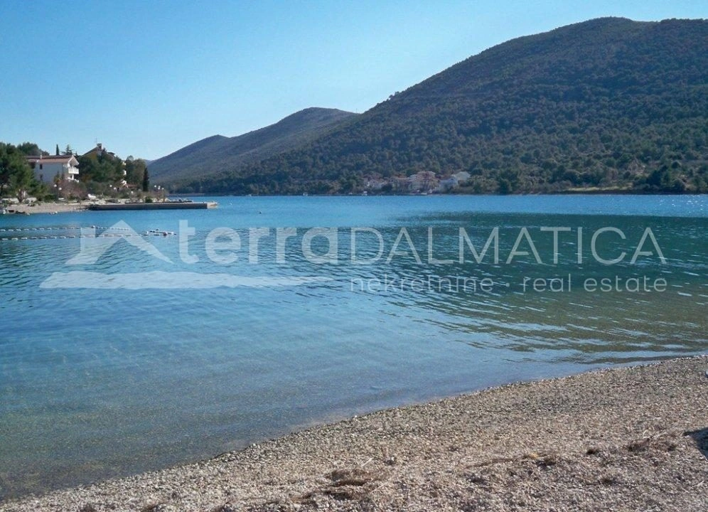 Primosten - Sibenik, auf halbem Weg, Baugrundstück mit Genehmigung für eine moderne Villa