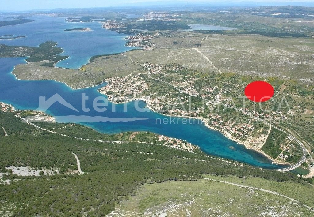 Primosten - Sibenik, auf halbem Weg, Baugrundstück mit Genehmigung für eine moderne Villa