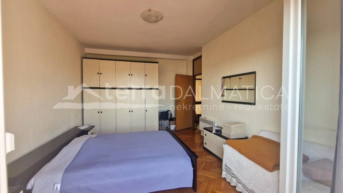 Sibenik - Brodarica - Wohn- und Geschäftshaus