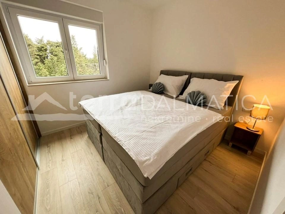 Zadar, Insel Ugljan, Wohnung mit Garten in einem neu erbauten Gebäude