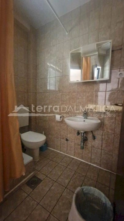 Tribunj, zwei Apartmenthäuser mit Meerblick – Investitionsmöglichkeit