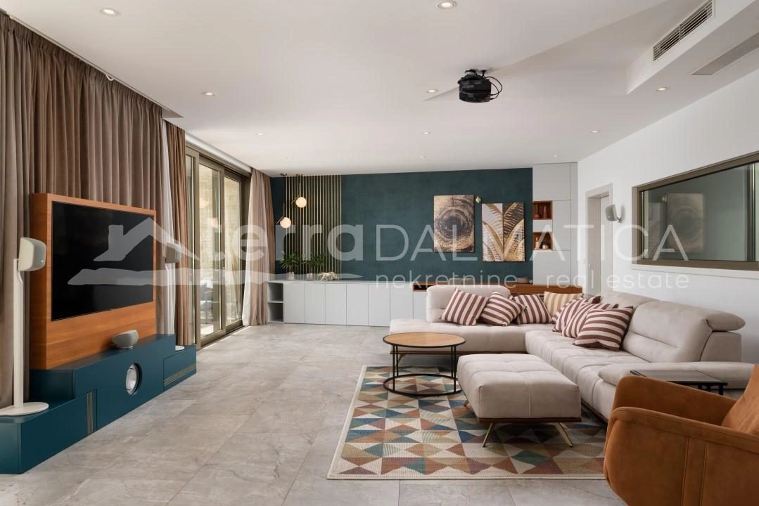 Zadar – Kroatien, exklusive Erdgeschossvilla mit großem Garten in ruhiger Lage