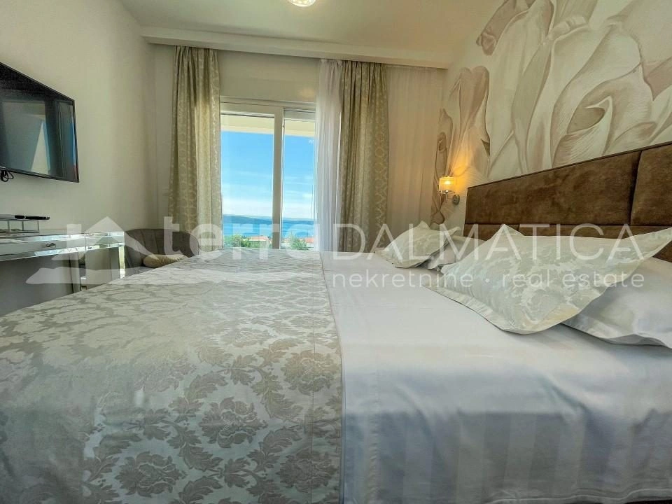 Umgebung von Split – Kroatien, luxuriöse Villa mit bezauberndem Blick auf das Meer und die Inseln