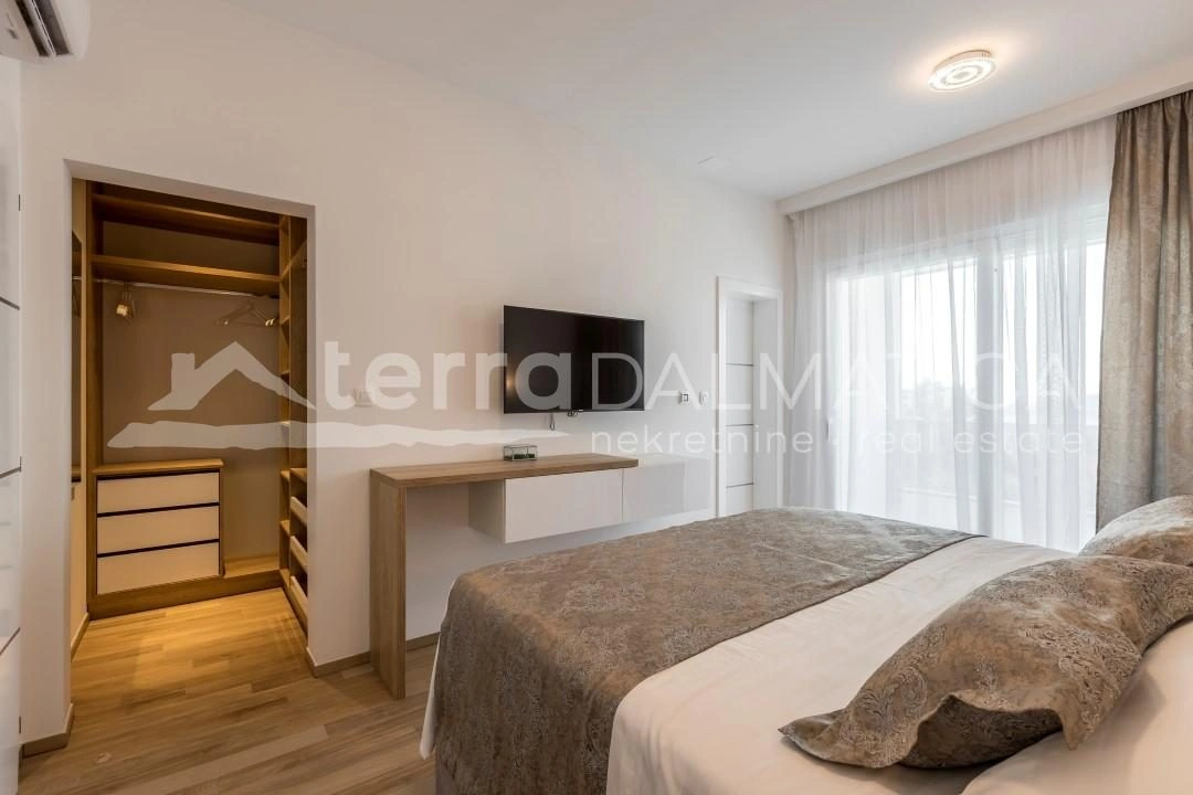 Umgebung von Split – Kroatien, luxuriöse Villa mit bezauberndem Blick auf das Meer und die Inseln