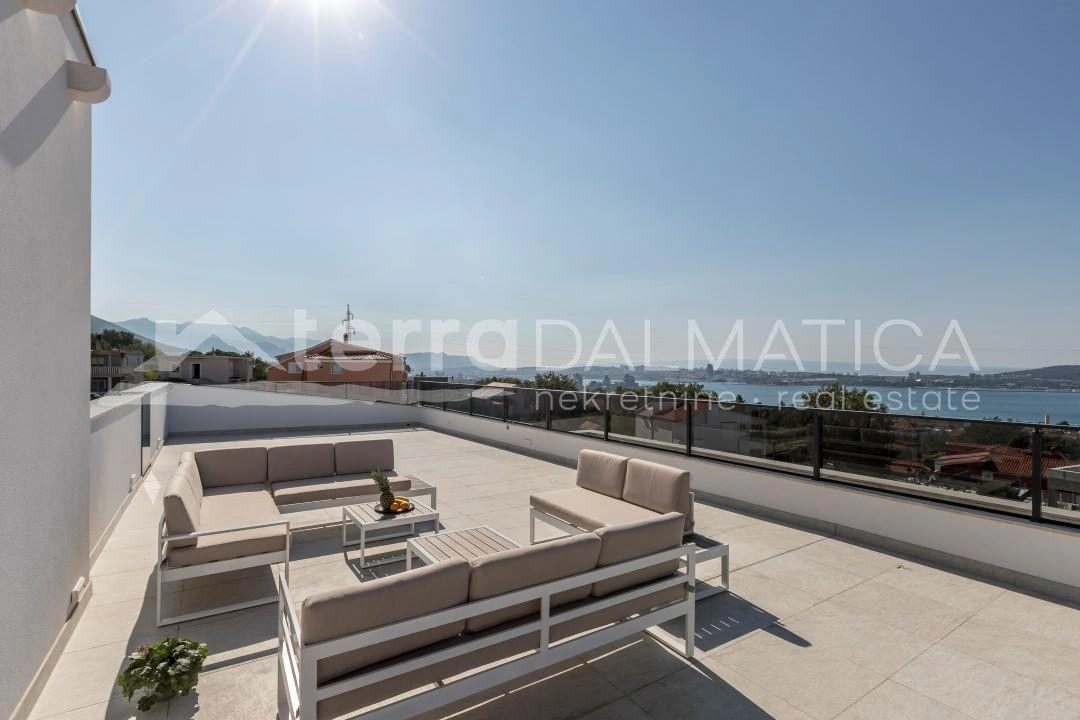 Umgebung von Split – Kroatien, luxuriöse Villa mit bezauberndem Blick auf das Meer und die Inseln