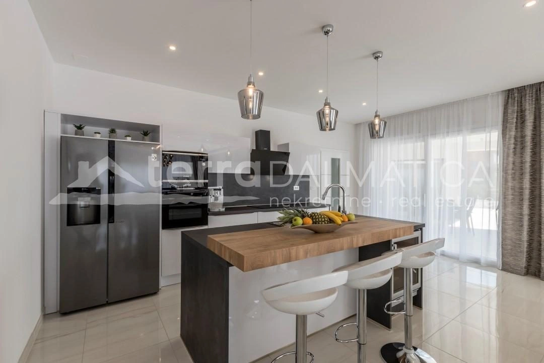 Umgebung von Split – Kroatien, luxuriöse Villa mit bezauberndem Blick auf das Meer und die Inseln