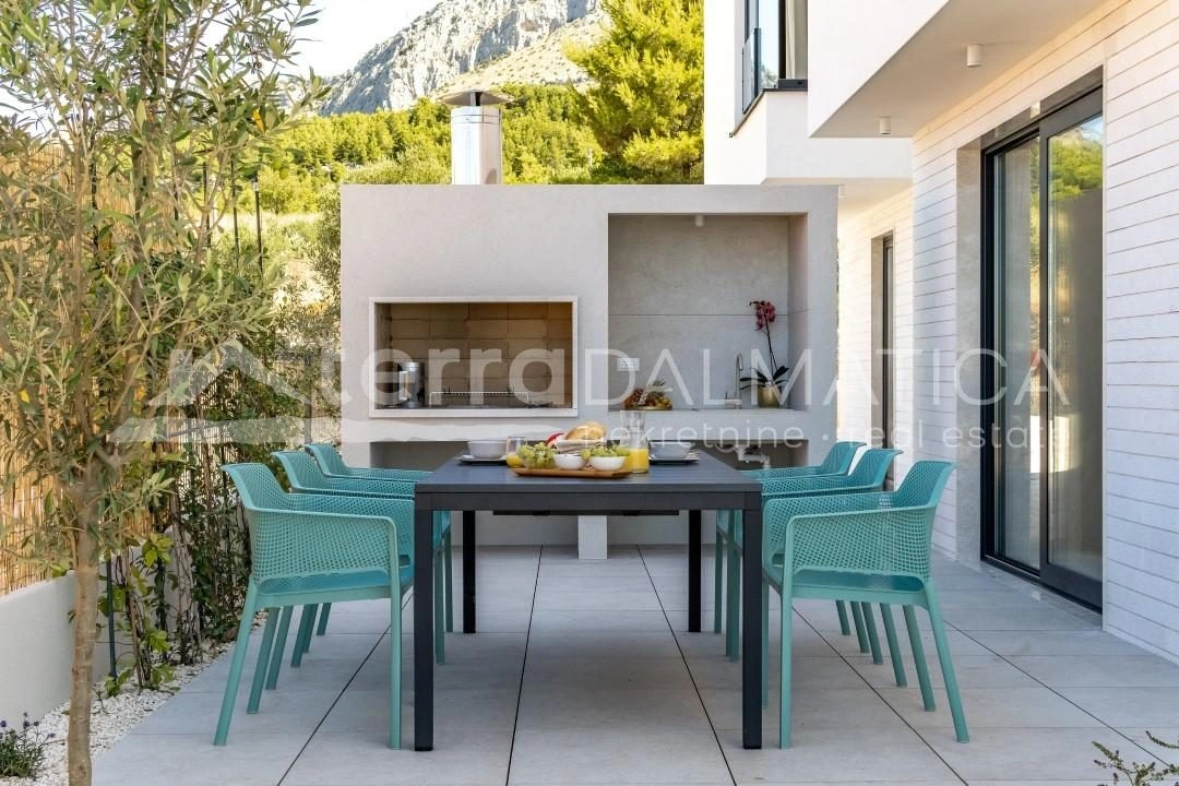 Umgebung von Split - Kroatien, modern gestaltete Villa mit bezauberndem Blick auf den Archipel